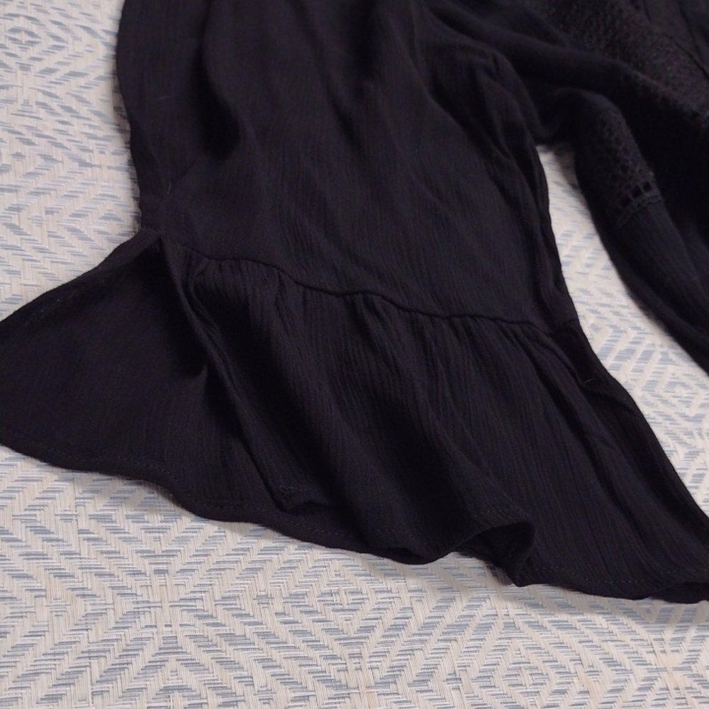 NEW Elegant Black Women's Tunic with Lace Detailing - Picture 9 of 15